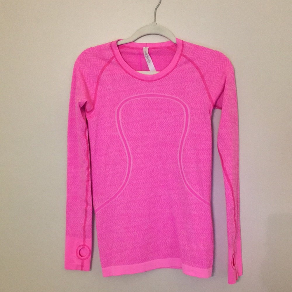 Lululemon Athletica Long Sleeve running top size 6
